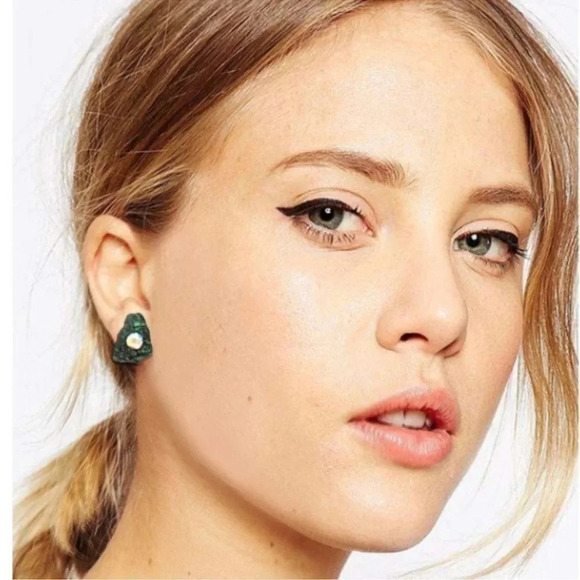 Crystal Stud Earrings Patina Green - Picture 7 of 17